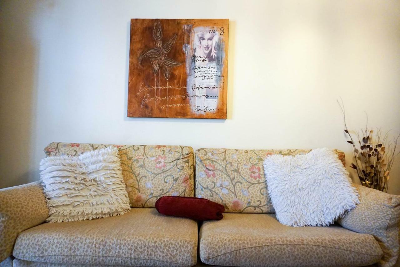 Ferienwohnung Peaceful & Styled Flat, 2 Bdrms, Wifi, Smart Tv Kavala Exterior foto