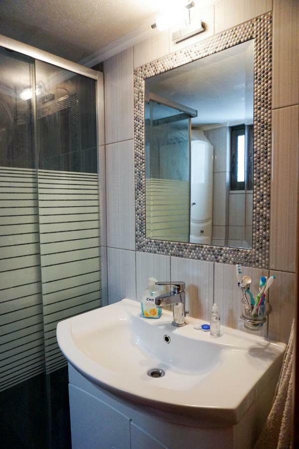 Ferienwohnung Peaceful & Styled Flat, 2 Bdrms, Wifi, Smart Tv Kavala Exterior foto